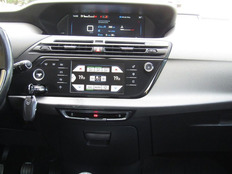 Citroën C4 Picasso (2015) 1.6 HDI 88kW PLNÁ VÝBAVA - fotka 17 z 40