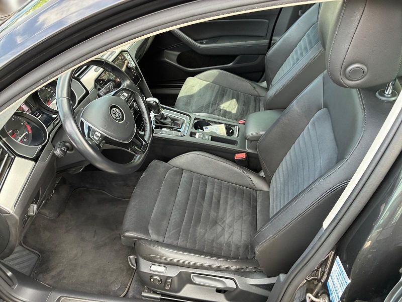 Volkswagen Passat (2019) HIGHLINE 2.0TDI 110kW DSG TAŽN - fotka 7 z 11