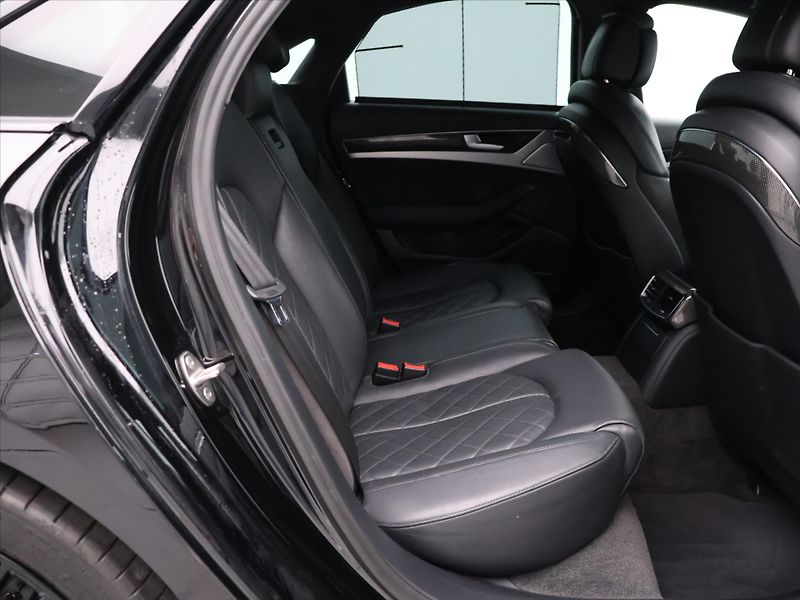 Audi S8 4.0 TFSI 445kW Plus Tiptronic - fotka 13 z 33