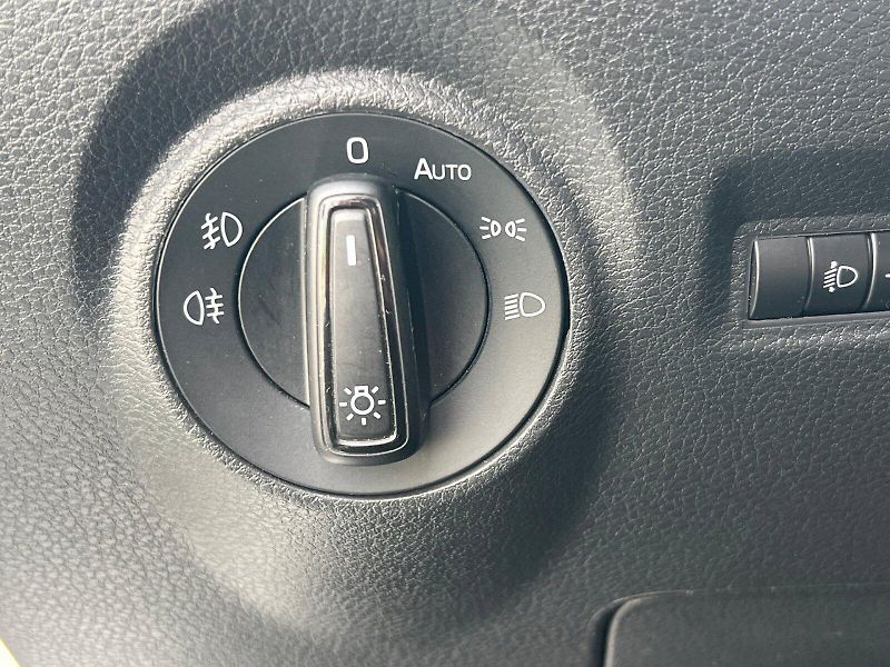 Škoda Fabia (2019) Ambition 1.0TSi 70kW 5°manuáln - fotka 25 z 26