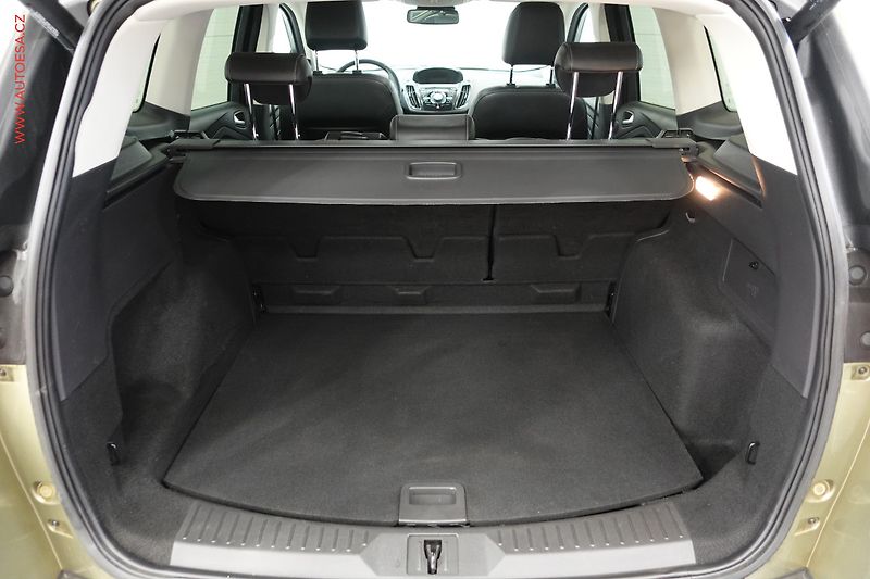 Ford Kuga (2013) 2.0TDCi 4x4, AT, park.čidla - fotka 7 z 22
