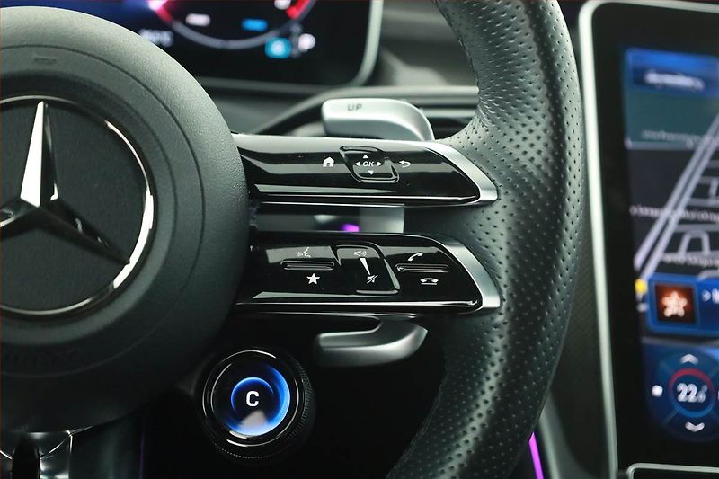 Mercedes-Benz Třídy C (2023) C 43 AMG 4MATIC - fotka 17 z 23