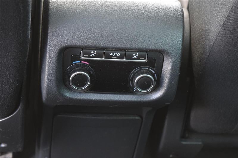 Seat Alhambra 2,0 TDI 100KW 7MÍST TOP VÝBAVA - fotka 34 z 50
