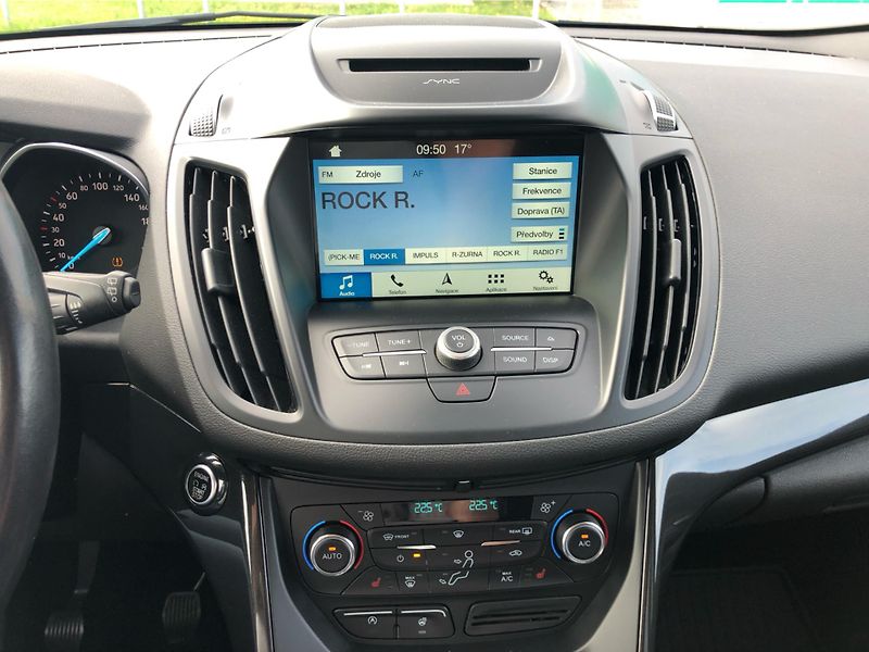 Ford Kuga 2.0 TDCi - fotka 20 z 29