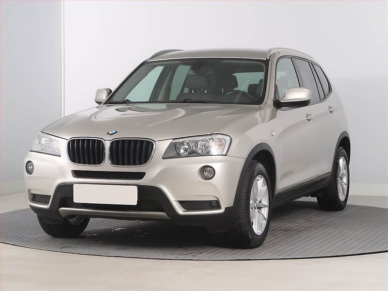 BMW X3 (2013) xDrive20d, 4X4, Kůže - fotka 2 z 19
