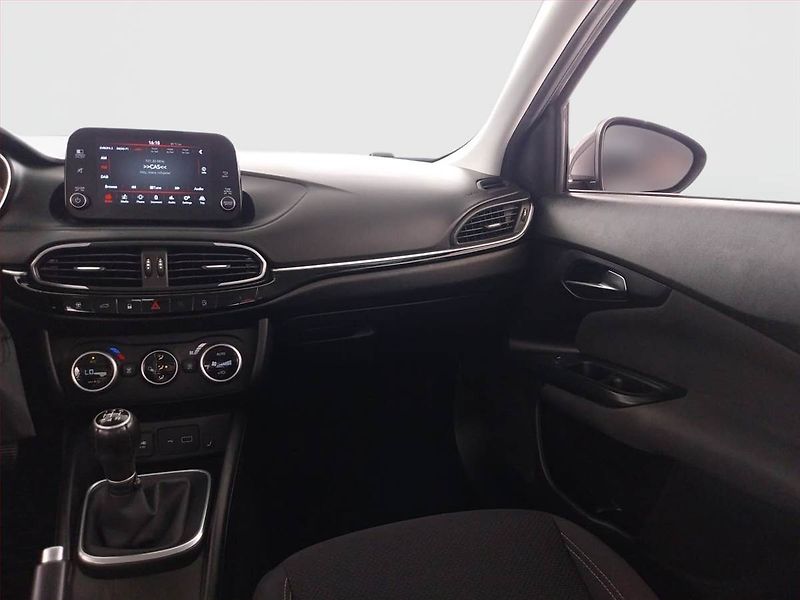 Fiat Tipo (2021) 1.0 FireFly, ČR,1.maj - fotka 8 z 19