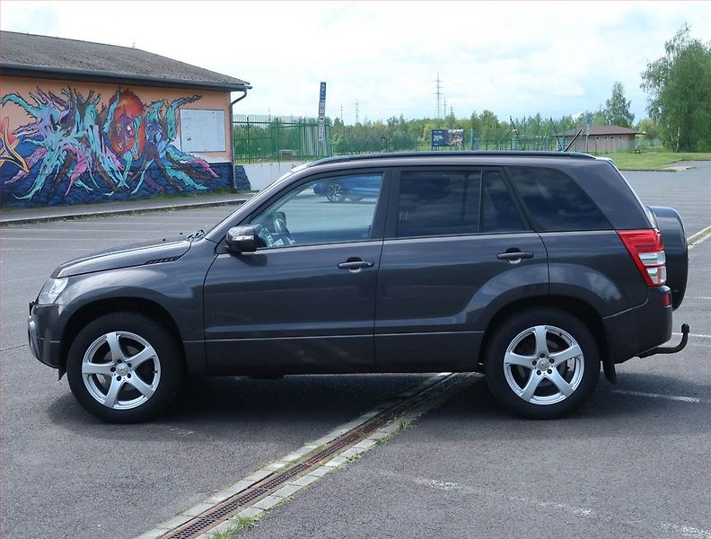 Suzuki Grand Vitara (2008) 2.4 VVT, LPG, 4X4, Automat - fotka 3 z 15