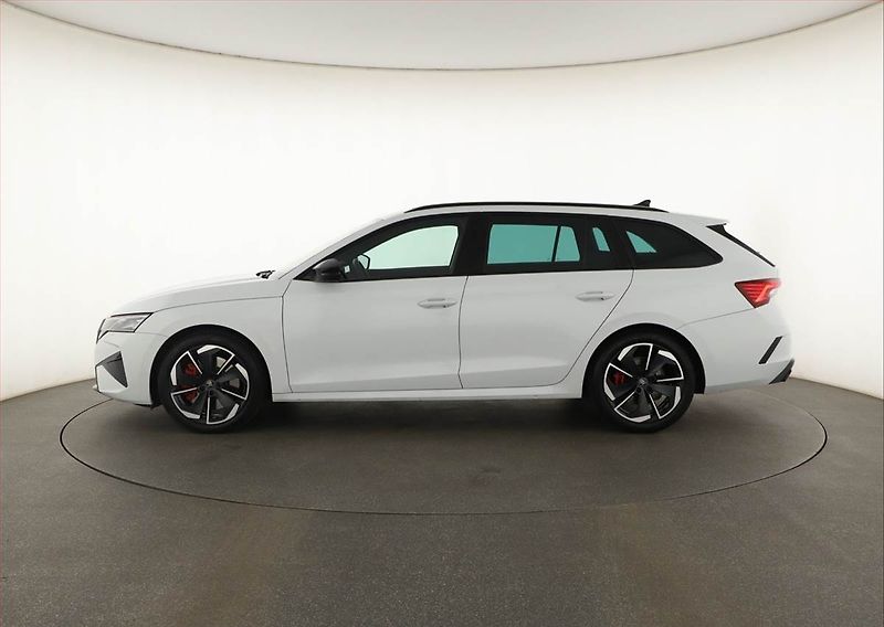 Škoda Octavia (2025) RS 2.0 TSI, RS, KAMERA - fotka 3 z 19