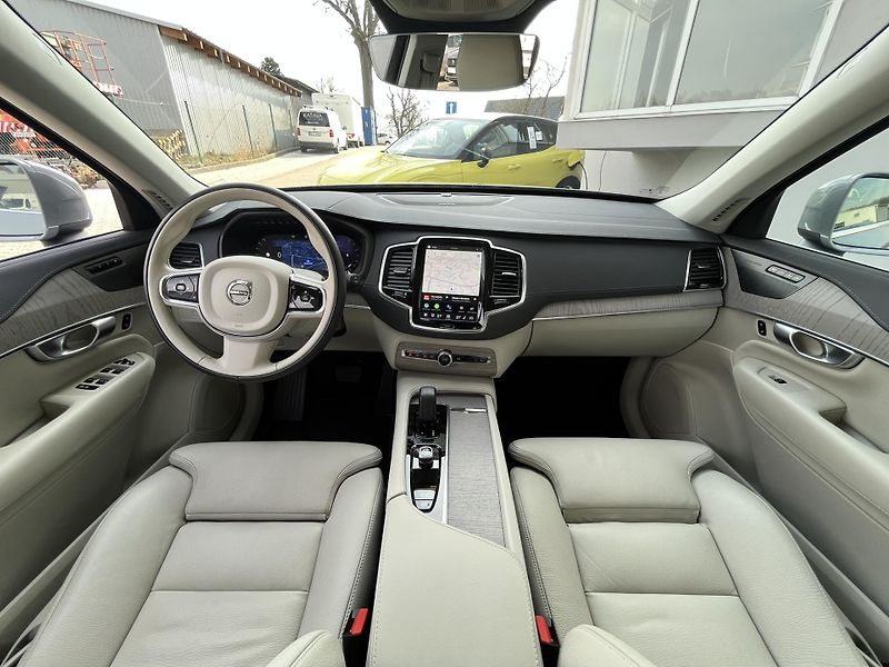 Volvo XC90 B5 (nafta) AWD PLUS BRIGHT *7M - fotka 13 z 42