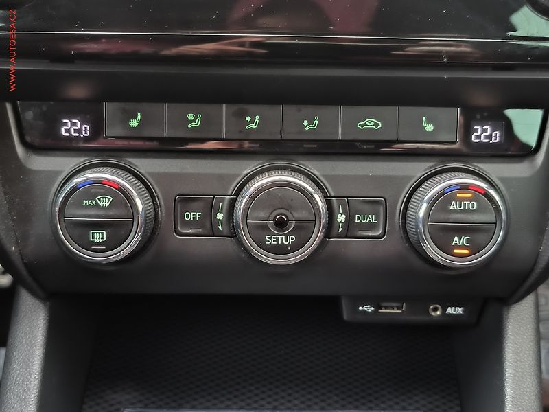 Škoda Octavia (2014) 2.0 TDi, Bixen, navi, park - fotka 13 z 21
