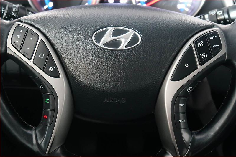 Hyundai i30 (2015) Weekend 1.6 CRDi, ČR,1.maj - fotka 16 z 16