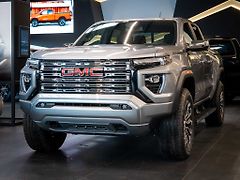 GMC Canyon (2025) 2.7 Denali 4WD 2Lift Head-up - fotografie inzerátu
