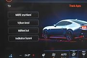 Ford Mustang Convertible - upravovat lze řadu parametrů.