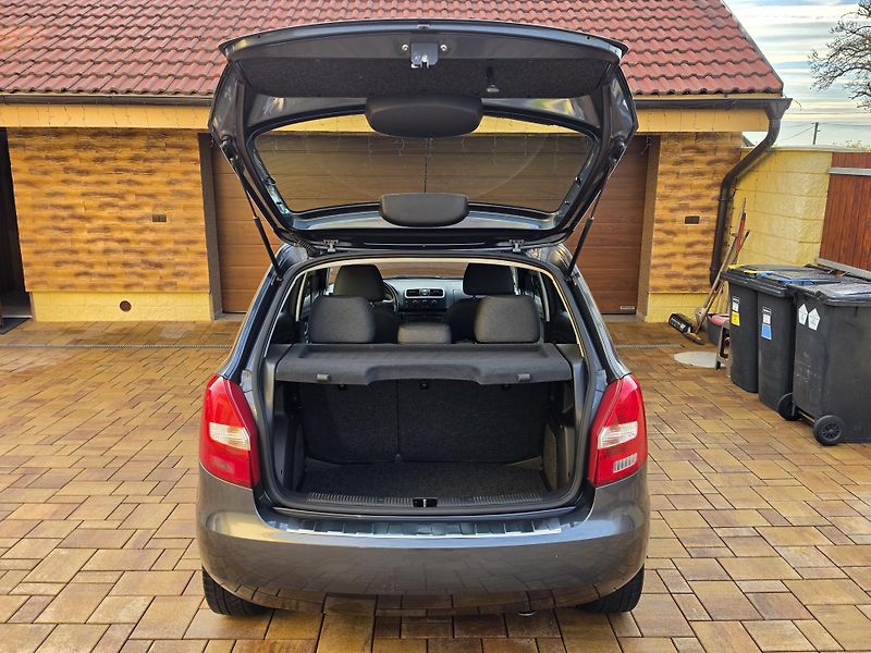 Škoda Fabia II 1.4i 16V AMBIENTE*2x SADA* - fotka 29 z 55