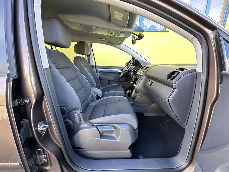 Volkswagen Touran (2015) *DSG* 1.6TDI/77kW *7.Míst *TZ  - fotka 22 z 41