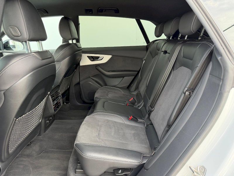 Audi Q8 (2023) 50 TDI 210kW Quattro S-LINE - fotka 25 z 35