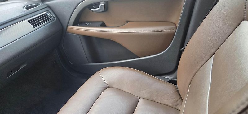 Volvo XC70 (2015)  158 kw D5 - fotka 11 z 21