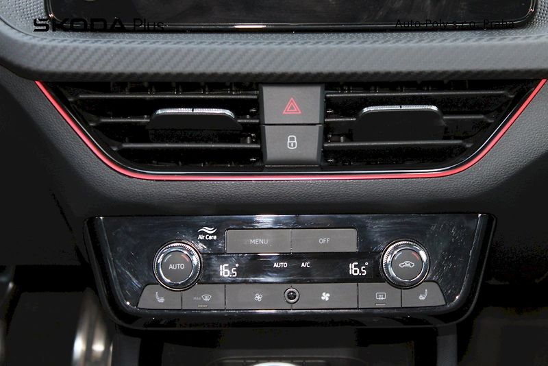 Škoda Scala (2025) 1.0 TSI 85 kW Monte Carlo - fotka 15 z 25