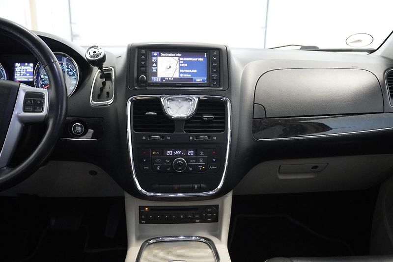 Lancia Voyager VOYAGER 3,6 V6 AUT. - fotka 24 z 33