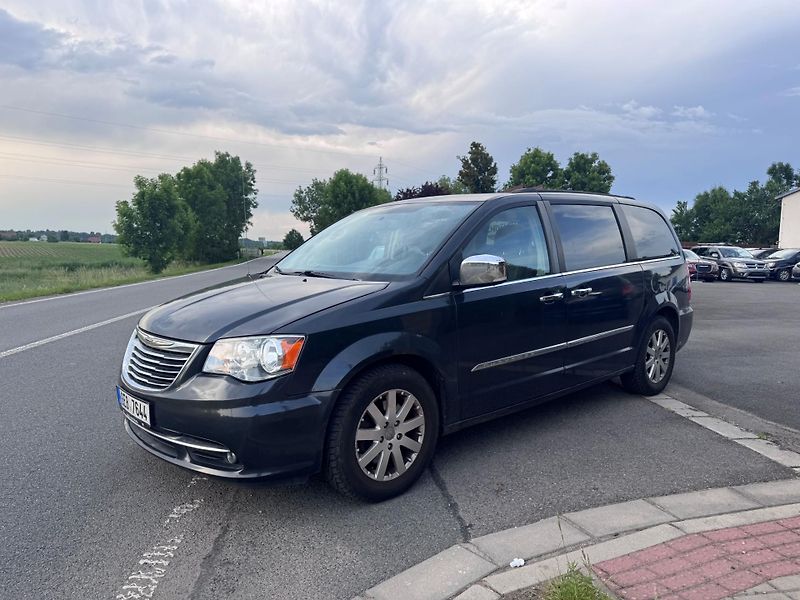 Chrysler Town & Country (2012)  3,6 LPG Limited DVD 2012 - fotka 2 z 20
