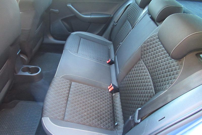 Škoda Rapid 1.4TDI AUT.KLIMA PANORAM TAŽNÉ - fotka 14 z 21
