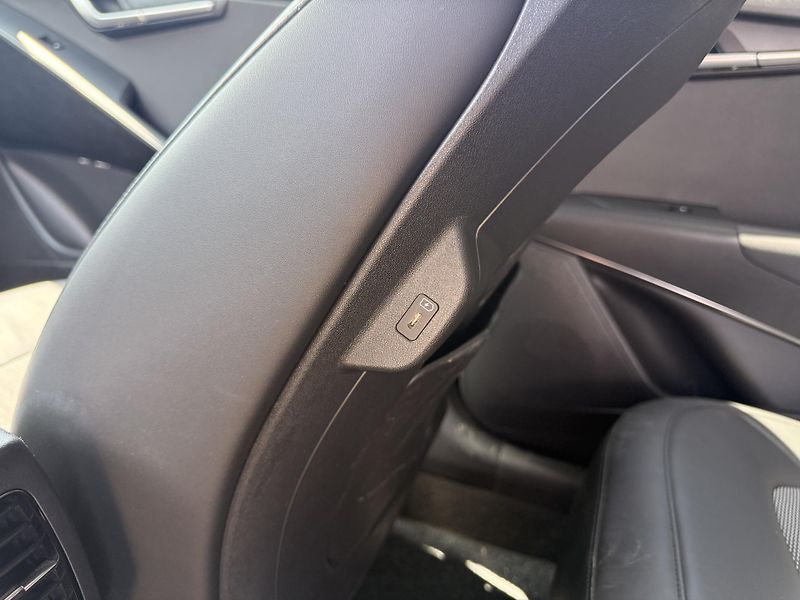 Kia Niro (2023) 1.6 GDI,HEV,ČR,5,5 L/100KM - fotka 16 z 22