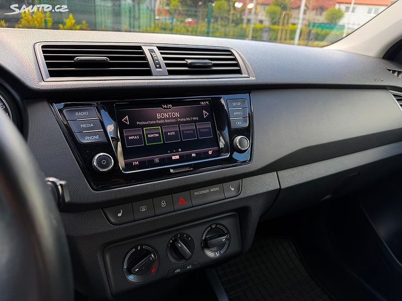 Škoda Fabia 1.0 tsi 70 kw / combi - fotka 18 z 19