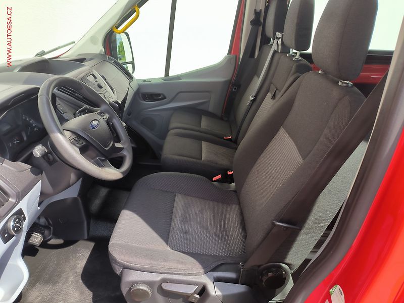 Ford Transit (2016) 2.2TDCi L2H2 9míst, AC - fotka 9 z 19