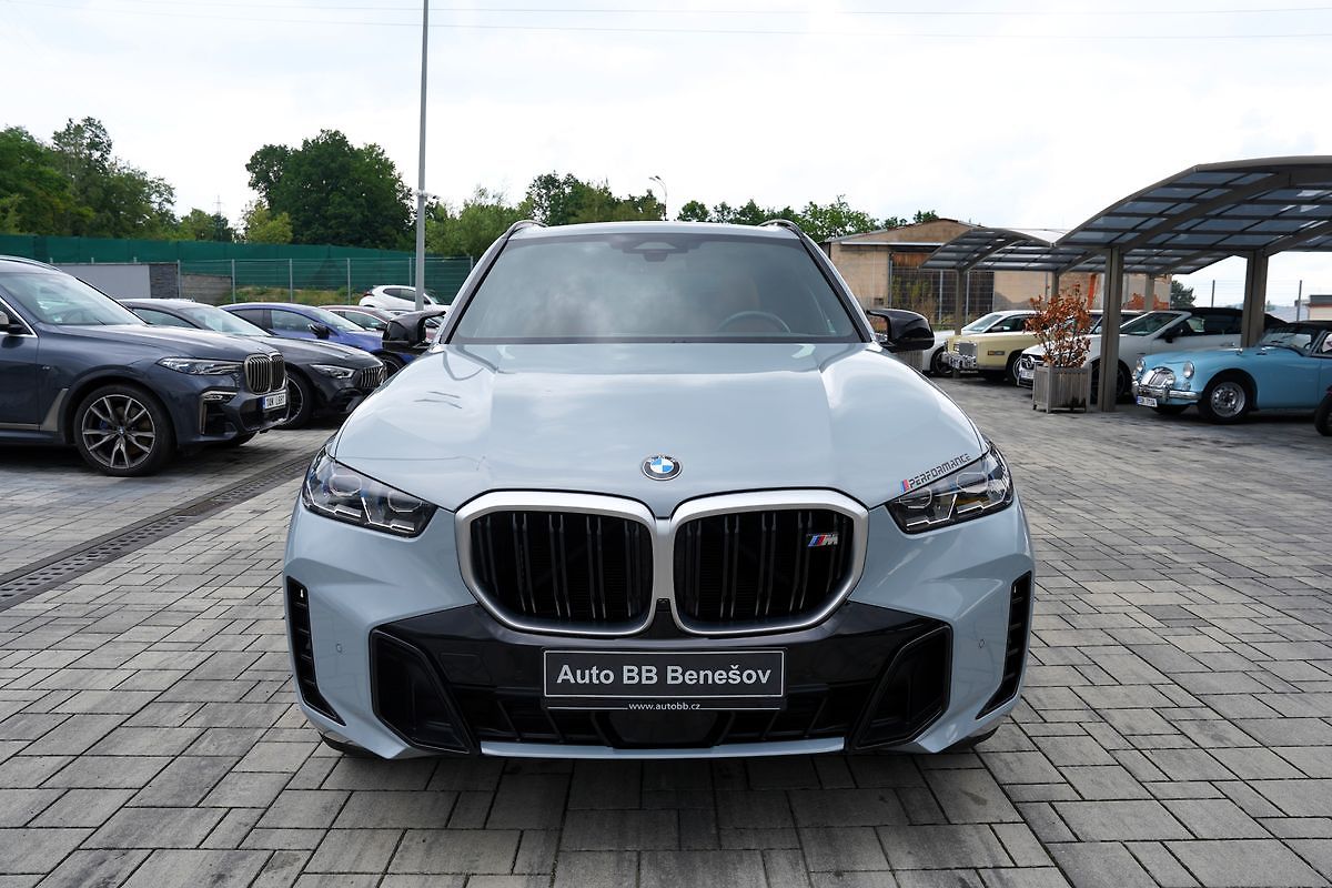 BMW X5 M60i xDrive/AT9/21/530 PS