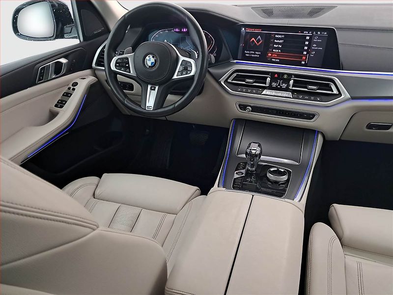 BMW X5 (2019) xDrive30d - fotka 7 z 16