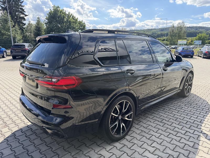 BMW X7 (2022) 40XD 250kW M-PAKET R22 CZ TOP! - fotka 9 z 48