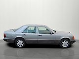 Mercedes-Benz Třídy E 124 300E 4Matic Automat - náhled 4