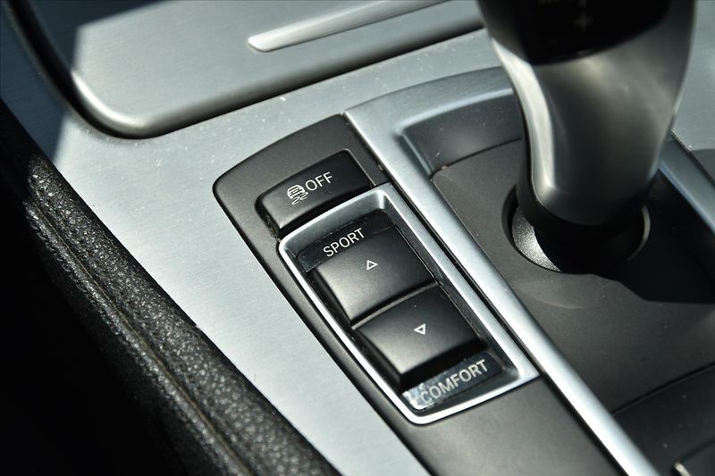 BMW Řada 5 525d xDrive 160kW ČR - fotka 20 z 30
