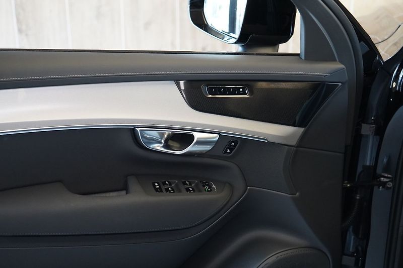 Volvo XC90 T8 PLUS Black Edition, Vzduch - fotka 24 z 50