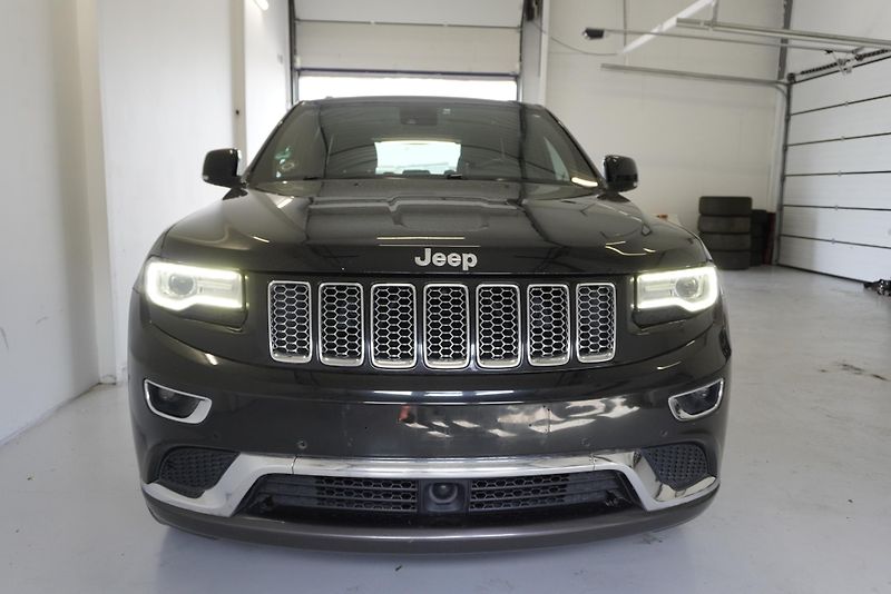 Jeep Grand Cherokee 3,0 CRD 4X4 - fotka 2 z 31