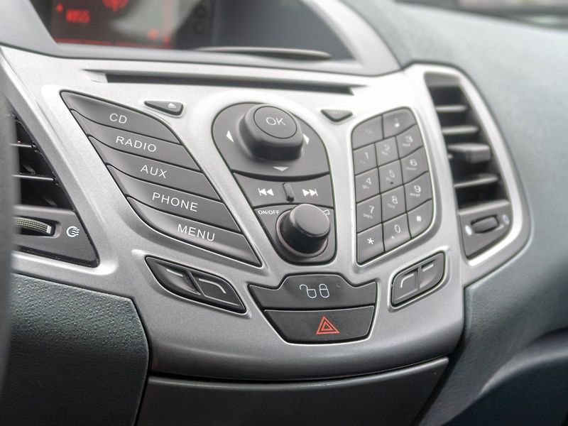 Ford Fiesta (2010) 1.25i 60KW – TAŽNÝ - fotka 21 z 40