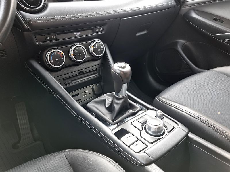 Mazda CX-3 (2021) 2.0 SPORTS LINE,NAVI,HEAD UP - fotka 32 z 41
