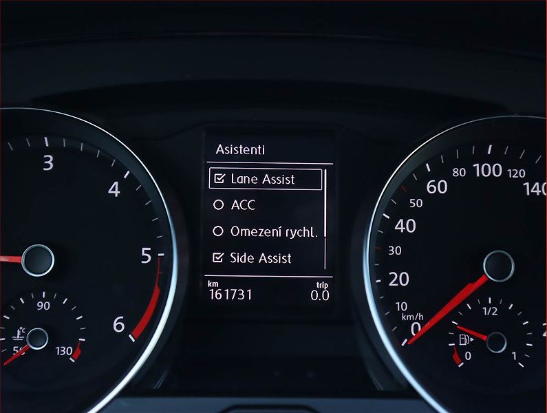 Volkswagen Passat (2022) Business 2.0 TDI - fotka 18 z 24