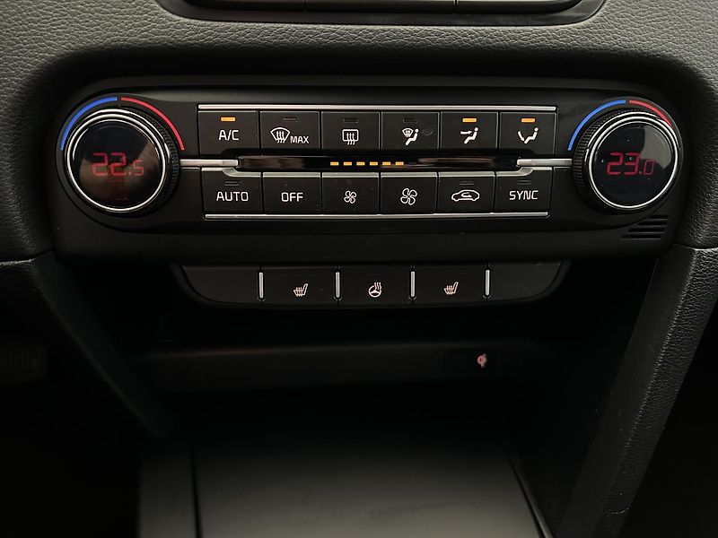 Kia Ceed 1.5 T- GDI TOP - fotka 14 z 23