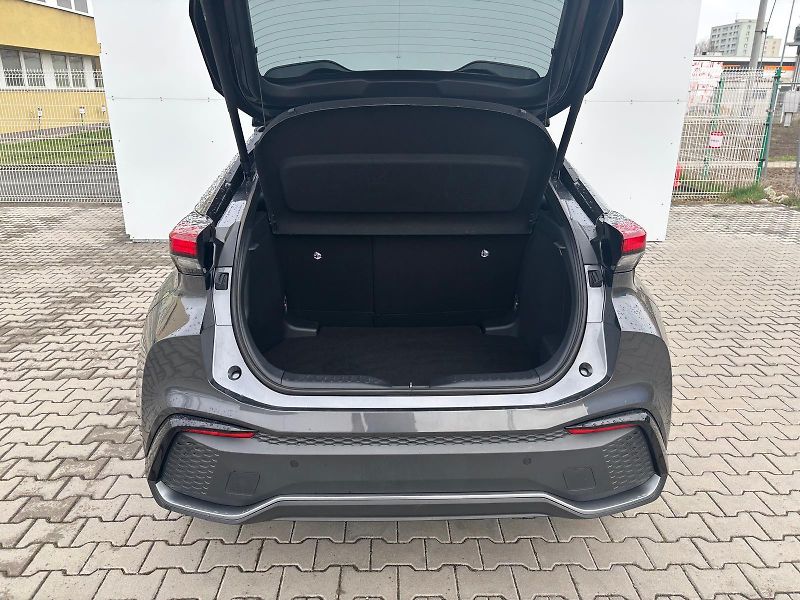 Toyota C-HR 2,0 HEV e-CVT GR Sport - fotka 10 z 30