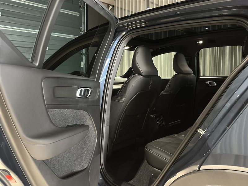 Volvo XC40 (2026) 2,0 B4  Plus - fotka 14 z 29