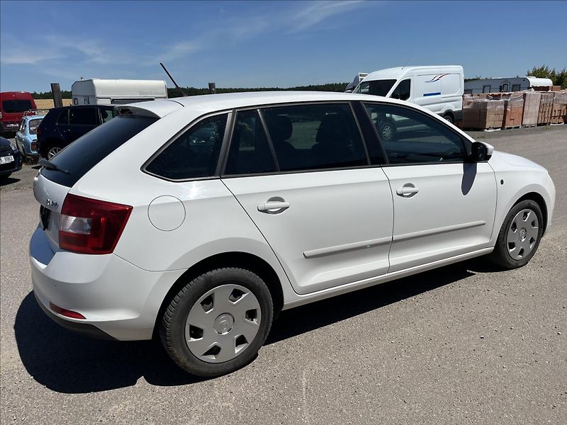 Škoda Rapid 1,6 TDi 66KW KLIMA STK 6/28 - fotka 5 z 32