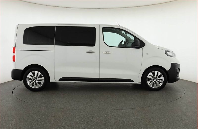 Peugeot Expert (2019) 2.0 BlueHDi, Bus, 8Míst, ČR - fotka 6 z 18