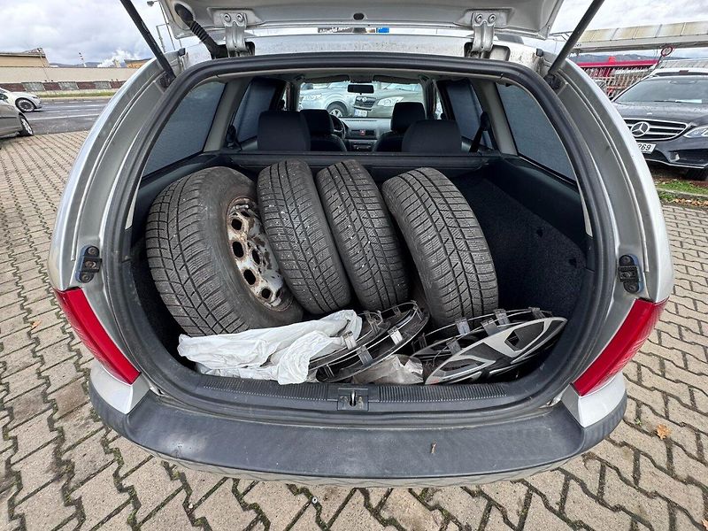 Škoda Octavia (2003) 1,6 MPI 75 KW KOLA 2. MAJ - fotka 38 z 44