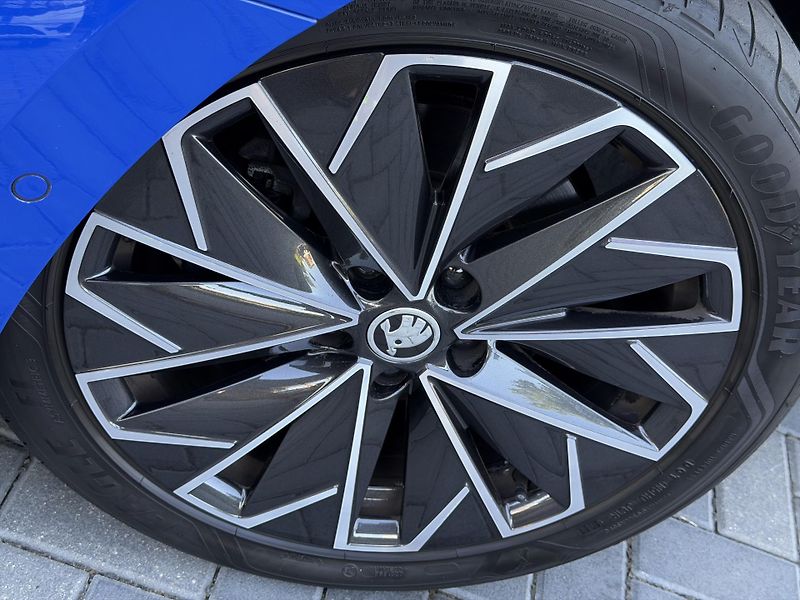 Škoda Superb (2022) L&K 2.0 TDi 110 kW/DSG/DPH - fotka 10 z 24