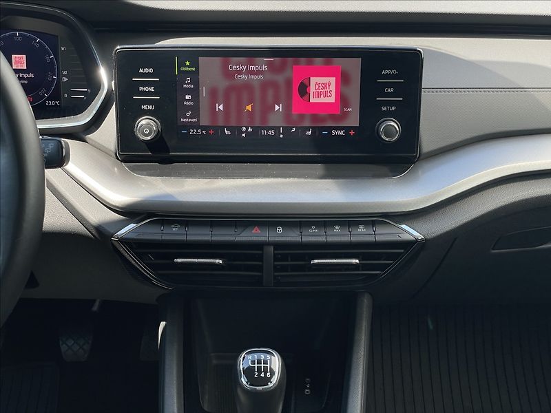 Škoda Octavia 2,0 TDI Combi Ambition Plus - fotka 12 z 23