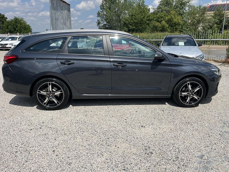 Hyundai i30 (2021) 1.6CRDI 85Kw 1.Majitel - fotka 8 z 20