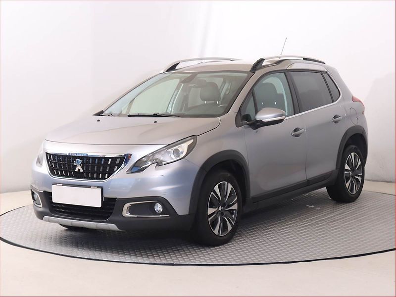 Peugeot 2008 (2019) 1.2 PureTech, Automat, Navi - fotka 2 z 22