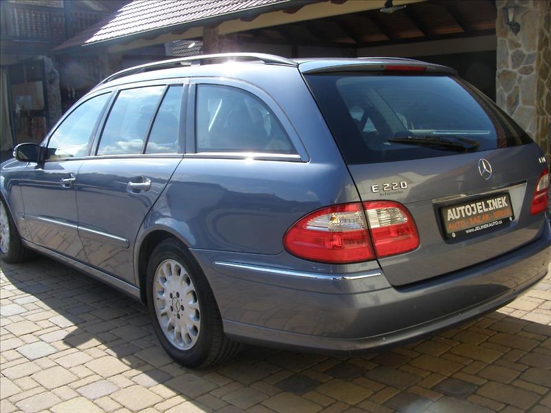 Mercedes-Benz Třídy E 2,2   SLEVA - fotka 3 z 26