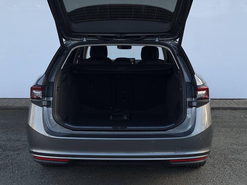 Škoda Superb (2025) L&K 7DSG 2,0 TDI - fotka 6 z 6